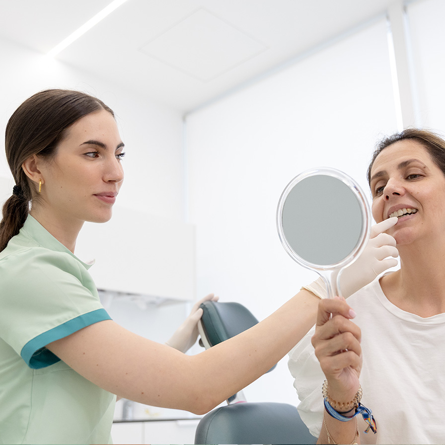 Servicio de odontología estética en CDA Alcorcón