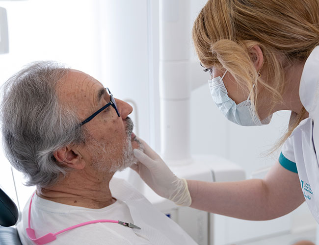 Paciente de prótesis dentales en alcorcon