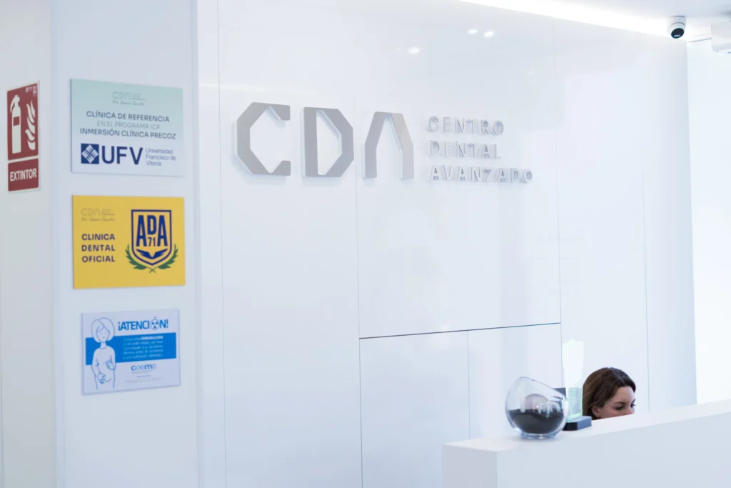 Odontología Deportiva de Élite: el secreto detrás de la sonrisa de la AD Alcorcón 7 Odontología Deportiva de Élite A.D. Alcorcón CDA Centro Dental Avanzado Romero Benítez